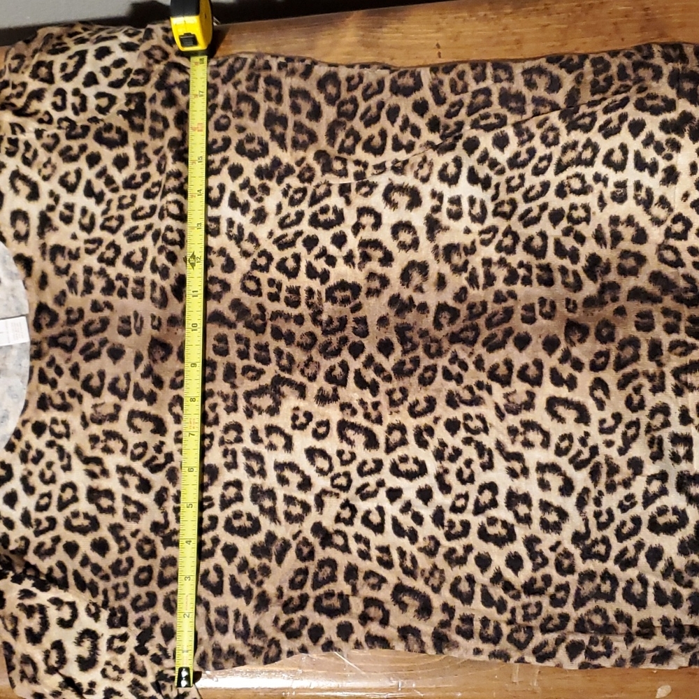 Chicos Size 1 Cheetah 🐆 Print Sweater - Picture 6 of 9